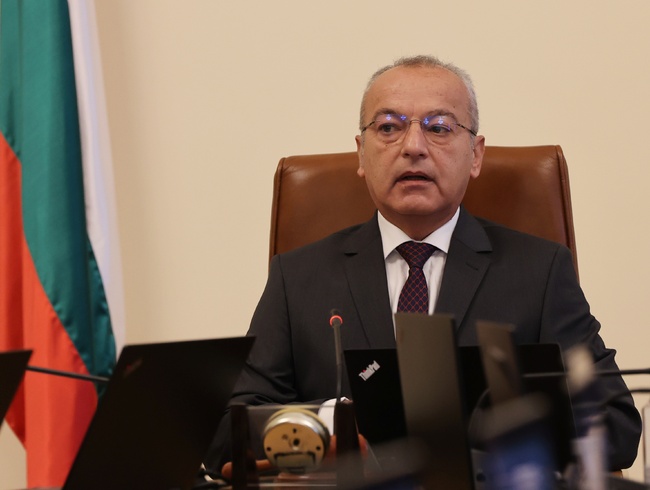 Навременното започване на бюджетната процедура е от първостепенна важност, заяви служебният премиер Гълъб Донев