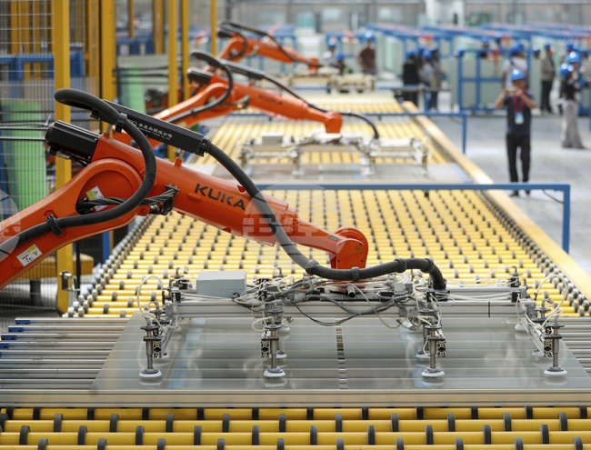 Industrial Production in Bulgaria Declines by 1.6% in December M/M