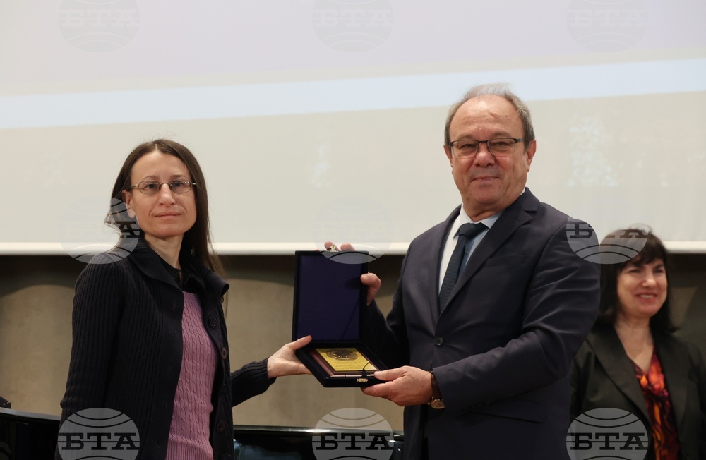 БАН - годишнина - Награда на БАН за журналистика - Ирина Симеонова