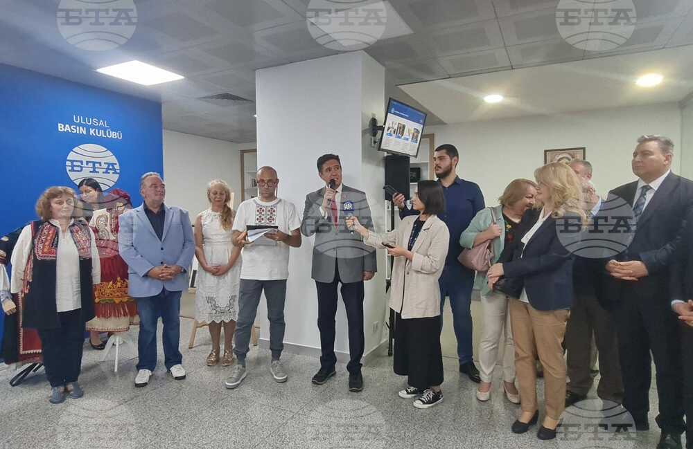 BTA Press Club in Ankara Hosts Exhibition of Bulgarian and Turkish Costumes