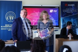 "Жените в технологиите - Women in Tech" - курс