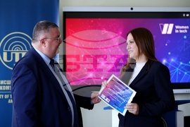 "Жените в технологиите - Women in Tech" - курс