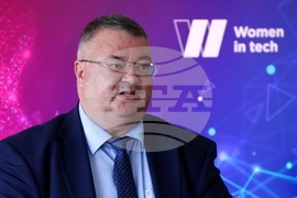 "Жените в технологиите - Women in Tech" - курс