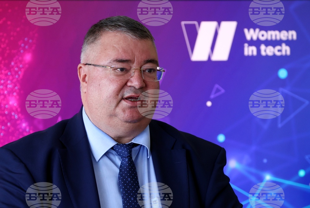 "Жените в технологиите - Women in Tech" - курс