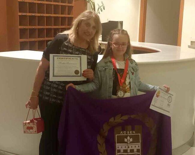 Община Ловеч: 9-годишната Никол от вокална група „Чучулиги“ с второ място от международен фестивал в Гърция