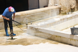 НДК - фонтани - почистване