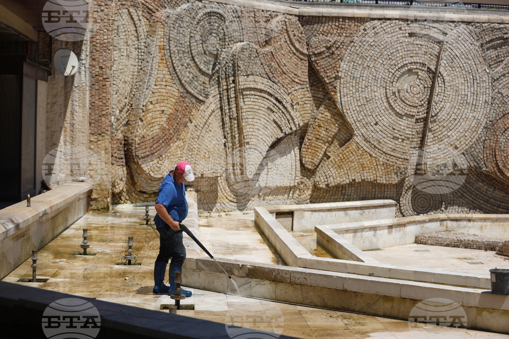 НДК - фонтани - почистване