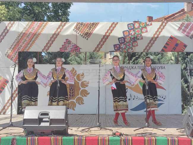 Осмият фестивал „Тунджа пее и танцува" ще се състои в Елхово в края на май