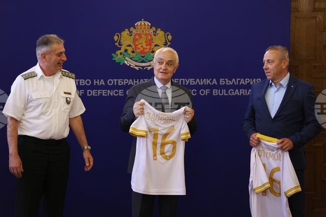 Министерство на отбраната - Илиан Илиев - отличия