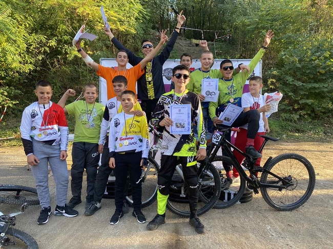 Над 150 деца от всички краища на родината се включиха в 9-ото издание на „Деца на колела” в Ловеч