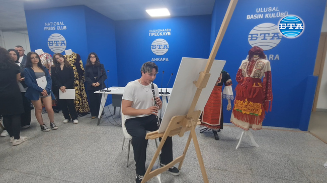 Многобройни гости уважиха събитието в пресклуба на БТА в турската столица