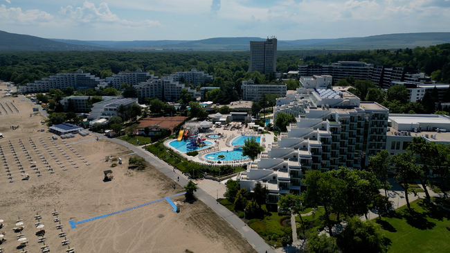 Хотелиерите в България отчитат колеблив ръст в средата на 2025 г., а предизвикателствата остават, сочи проучване