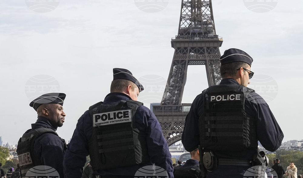 Мъж беше арестуван в Париж с бижута на стойност 10 млн. евро в бельото си