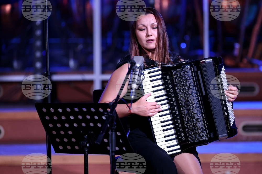Програмата на “Музикална магия 2” включва виртуозна и зареждаща музика, каза за БТА акордеонистът Вероника Тодорова