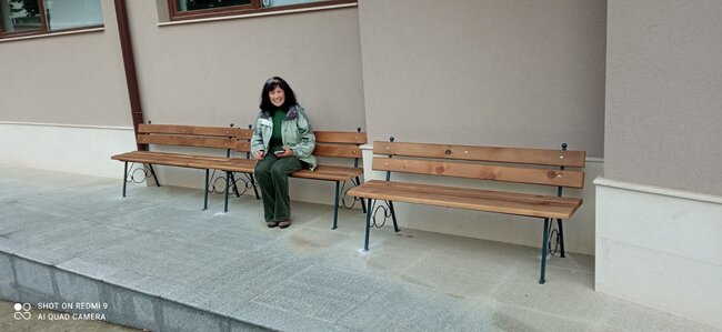 В резултат на активен и градивен диалог между кмет и граждани! Община Благоевград постави нови пейки в ж.к. „Ален мак“ по искане на хората, живеещи в района