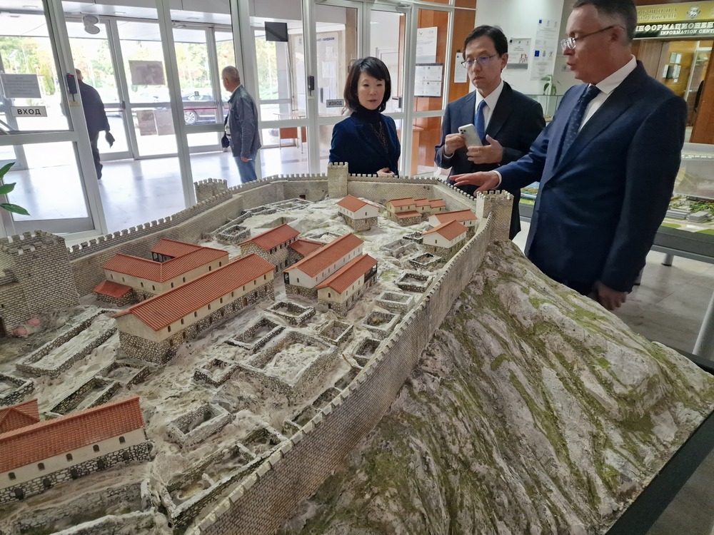 Посланикът на Япония е на посещение в Кърджали