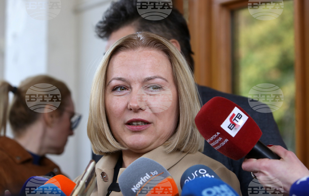 Надежда Йорданова: Мнозинството от политическите партии подкрепиха предложението Елеонора Митрофанова да не бъде канена за откриването на 48-ото НС
