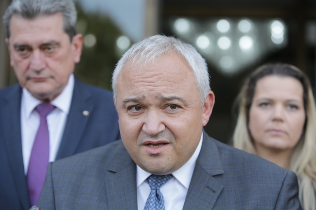 Крайно време е главният прокурор да разбере, че когато изпълняваш правомощията си, пиарът идва сам, каза министър Иван Демерджиев