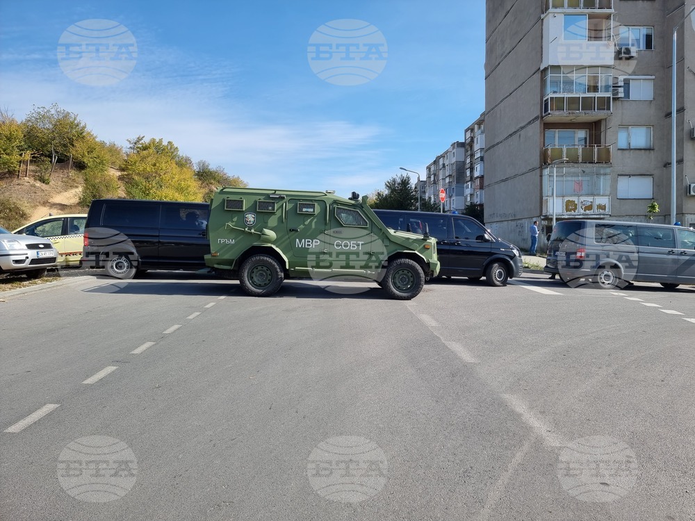 Казанлък - барикадирал се мъж - акция