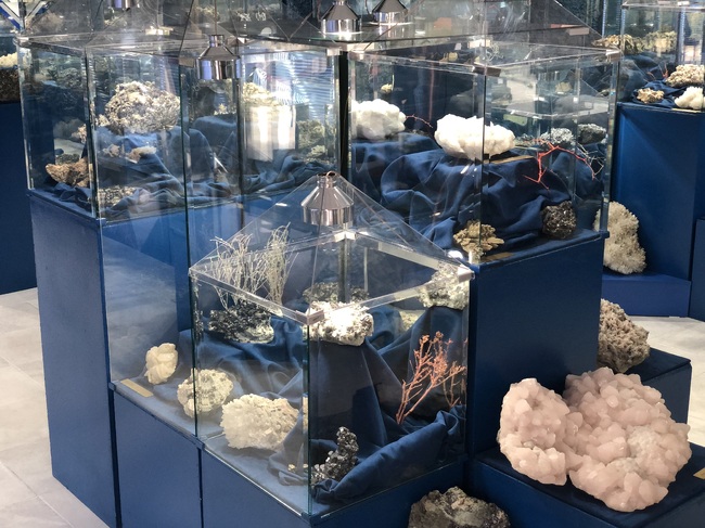 Два нови минерала са експонирани в Кристалната зала в Мадан