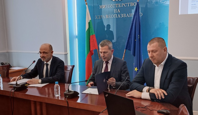 Министър Меджидиев: Новата система на свързаност между болниците и спешна помощ ще заработи през следващата седмица
