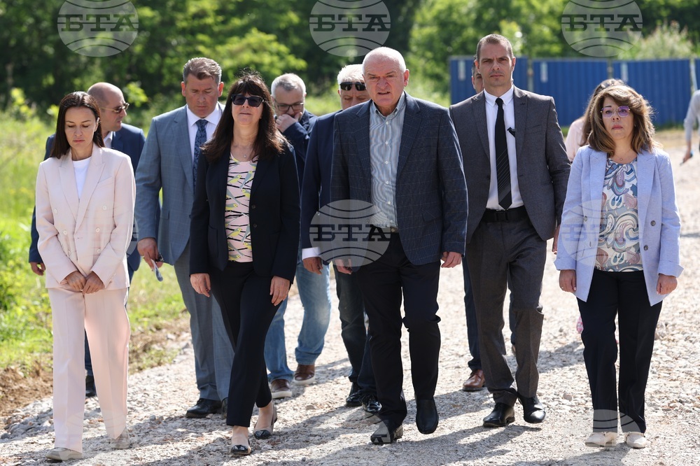 Национална детска болница - терен - разчистване