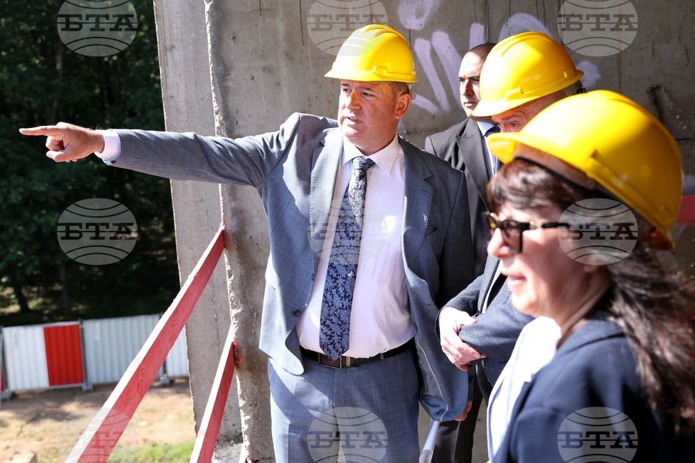 Национална детска болница - терен - разчистване