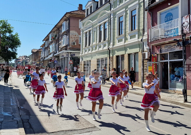 Свищов - Шести Национален преглед на ученическите духови и фанфарни оркестри и мажоретни състави