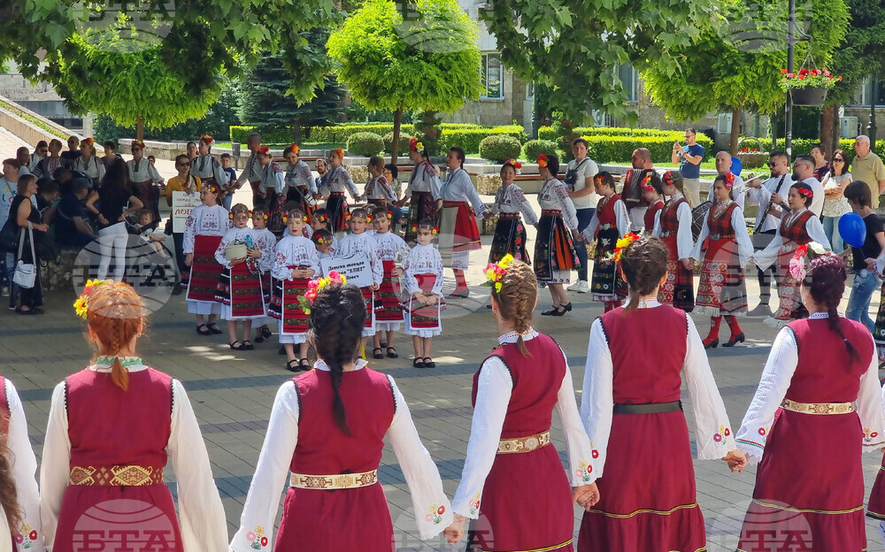 Ловеч - "Хоро под Стратеш" - фолклорeн фестивал