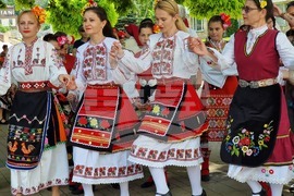 Ловеч - "Хоро под Стратеш" - фолклорeн фестивал