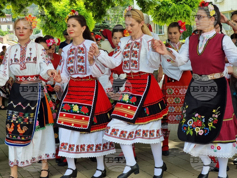 Ловеч - "Хоро под Стратеш" - фолклорeн фестивал