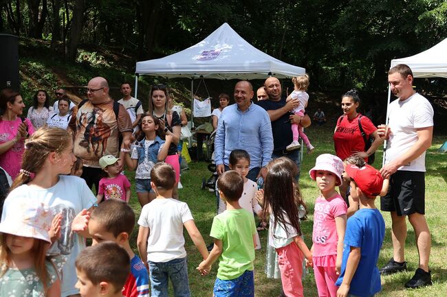 Община Ловеч: Анимация, магично шоу, шах на открито, занимателни игри с кауза на 1 юни в Ловеч