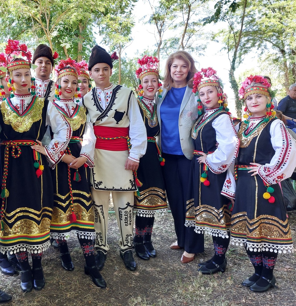 Вицепрезидентът беше гост на 24-ия Национален детски фолклорен събор “Върбова свирка свири” в Болярово