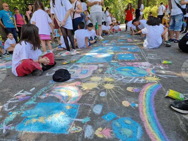 С дефиле на приказни герои и много изненади ще бъде отбелязан Денят на детето в Петрич