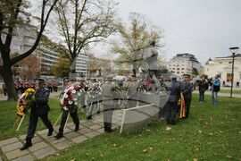 Паметник на летеца - почит