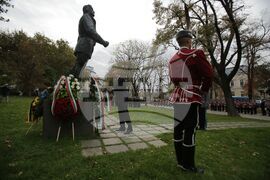 Румен Радев - Паметник на летеца - почит