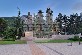 Враца - Христо Ботев - паметник