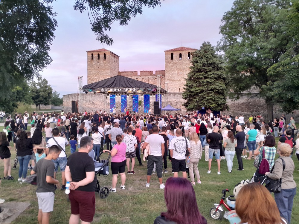 Община Видин: Зам.-кметът Борислава Борисова откри петото издание на младежкия фестивал Summer Vibes 2024
