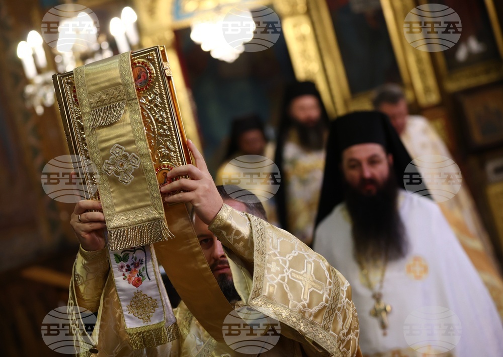 Храм "Света Неделя" - съборна архиерейска Света литургия - патриарх Неофит - годишнина