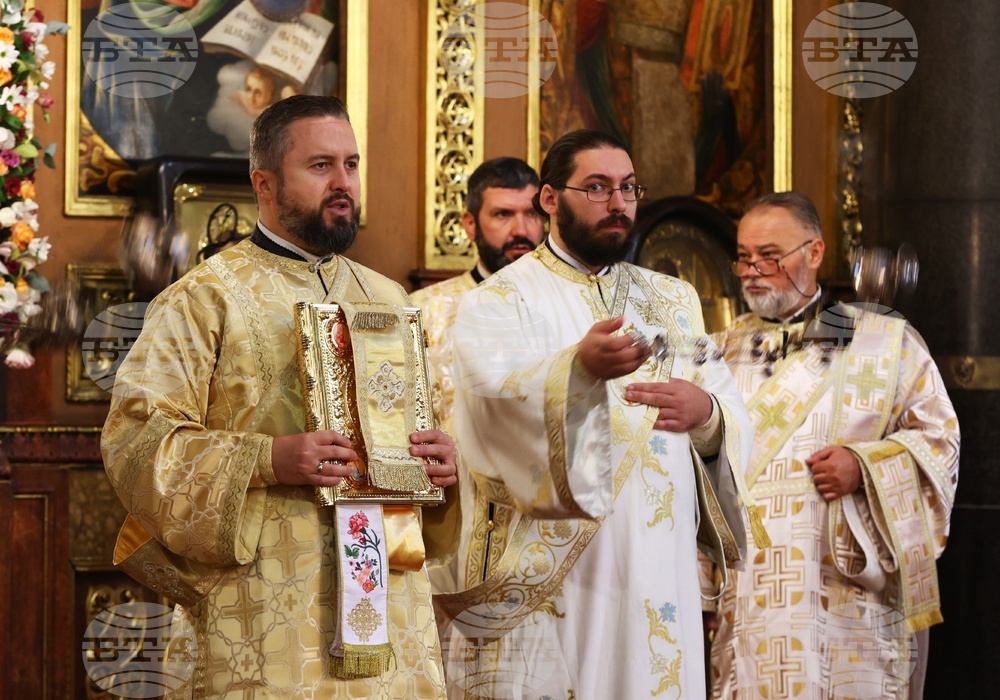 Храм "Света Неделя" - съборна архиерейска Света литургия - патриарх Неофит - годишнина