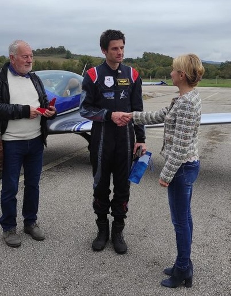 Bulgarian Pilot Breaks Guinness World Record