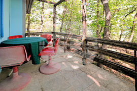 Малко самостоятелно бунгало отвътре