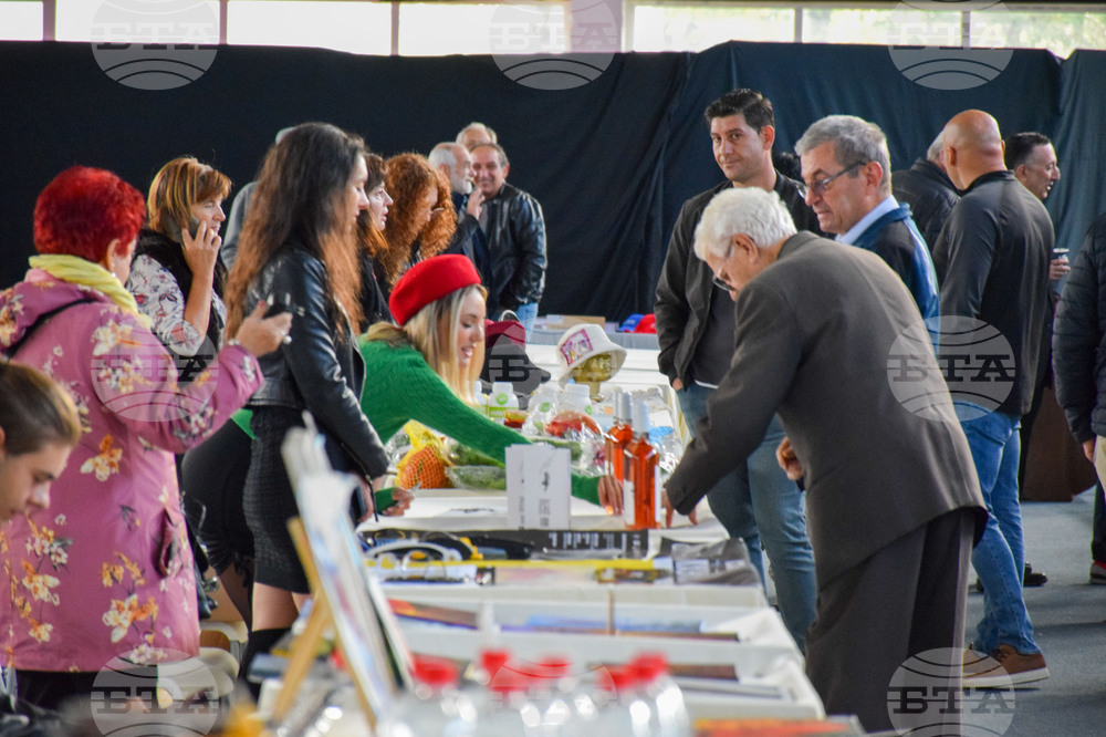Bulgarian, Greek Producers Present Handmade Items, Exotic Foods in Blagoevgrad