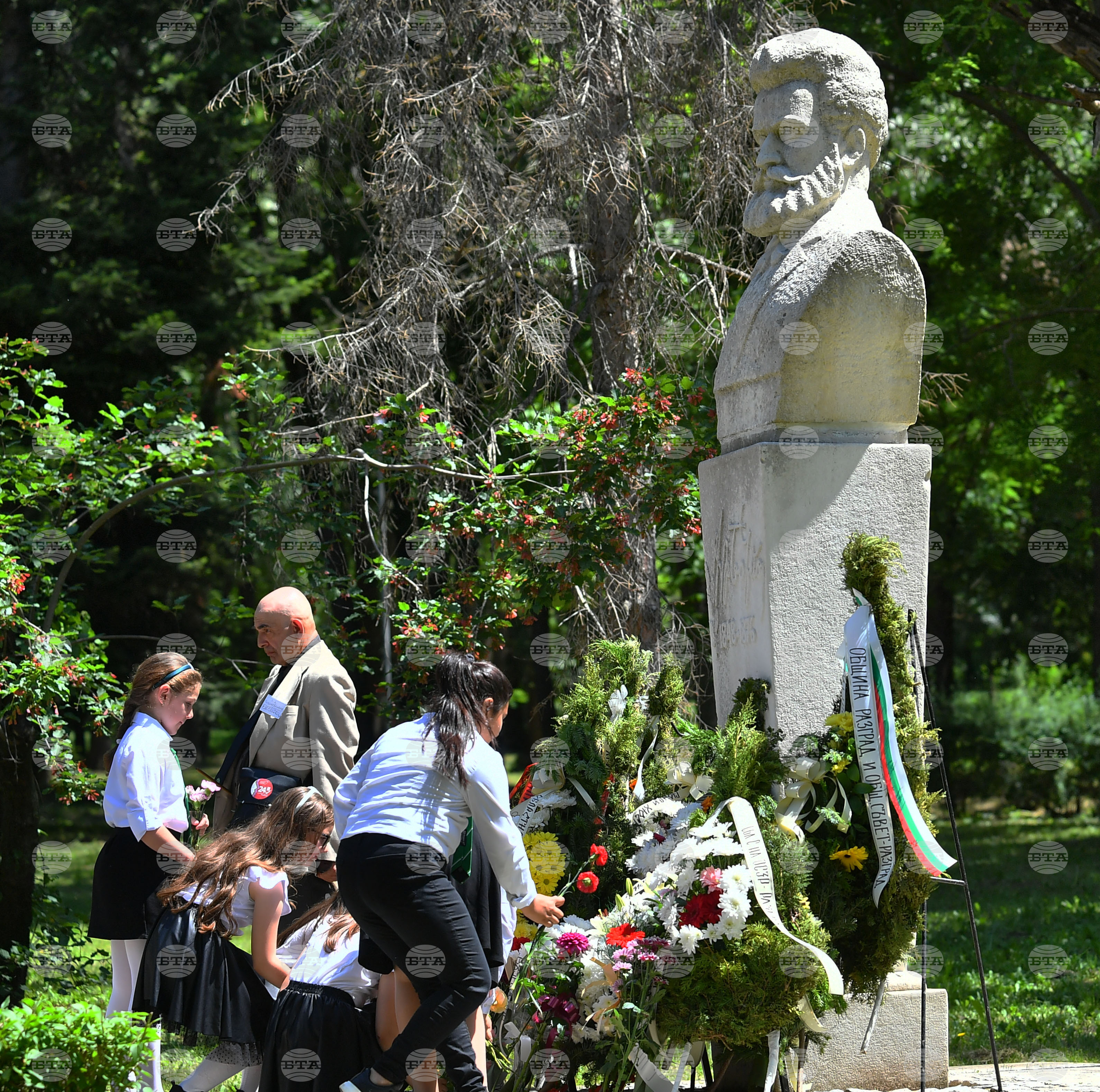 Разград - Ден на Ботев - почит