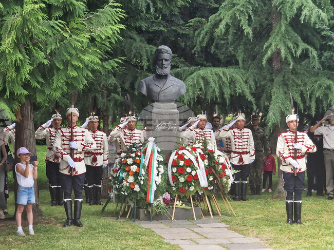 Ден на Ботев - честване