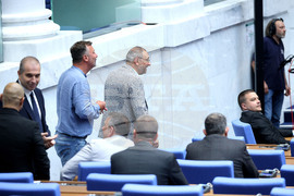 Народното събрание не събра кворум от първия опит за начало на извънредното заседание