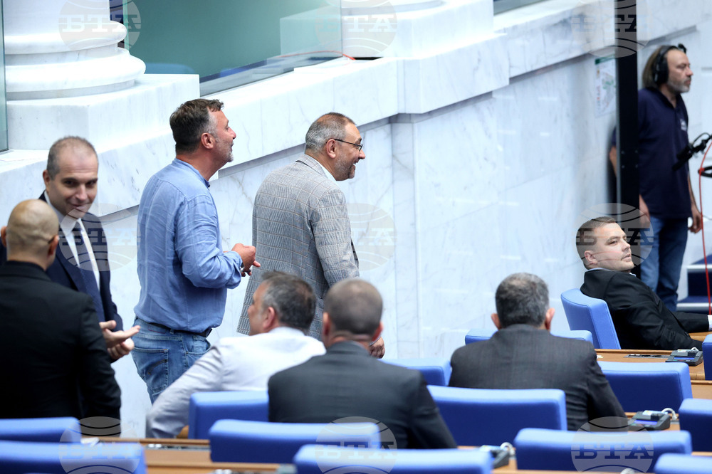Народното събрание не събра кворум от първия опит за начало на извънредното заседание