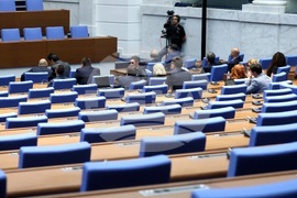 Народното събрание не събра кворум от първия опит за начало на извънредното заседание