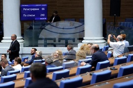 Народното събрание не събра кворум от първия опит за начало на извънредното заседание