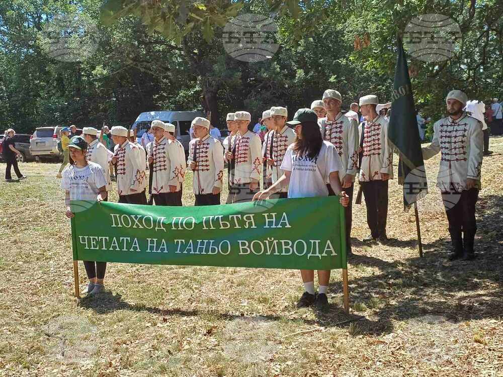 С възстановка на сражение на Керчан баир край Априлово приключи Националният поход „По пътя на четата на Таньо войвода“